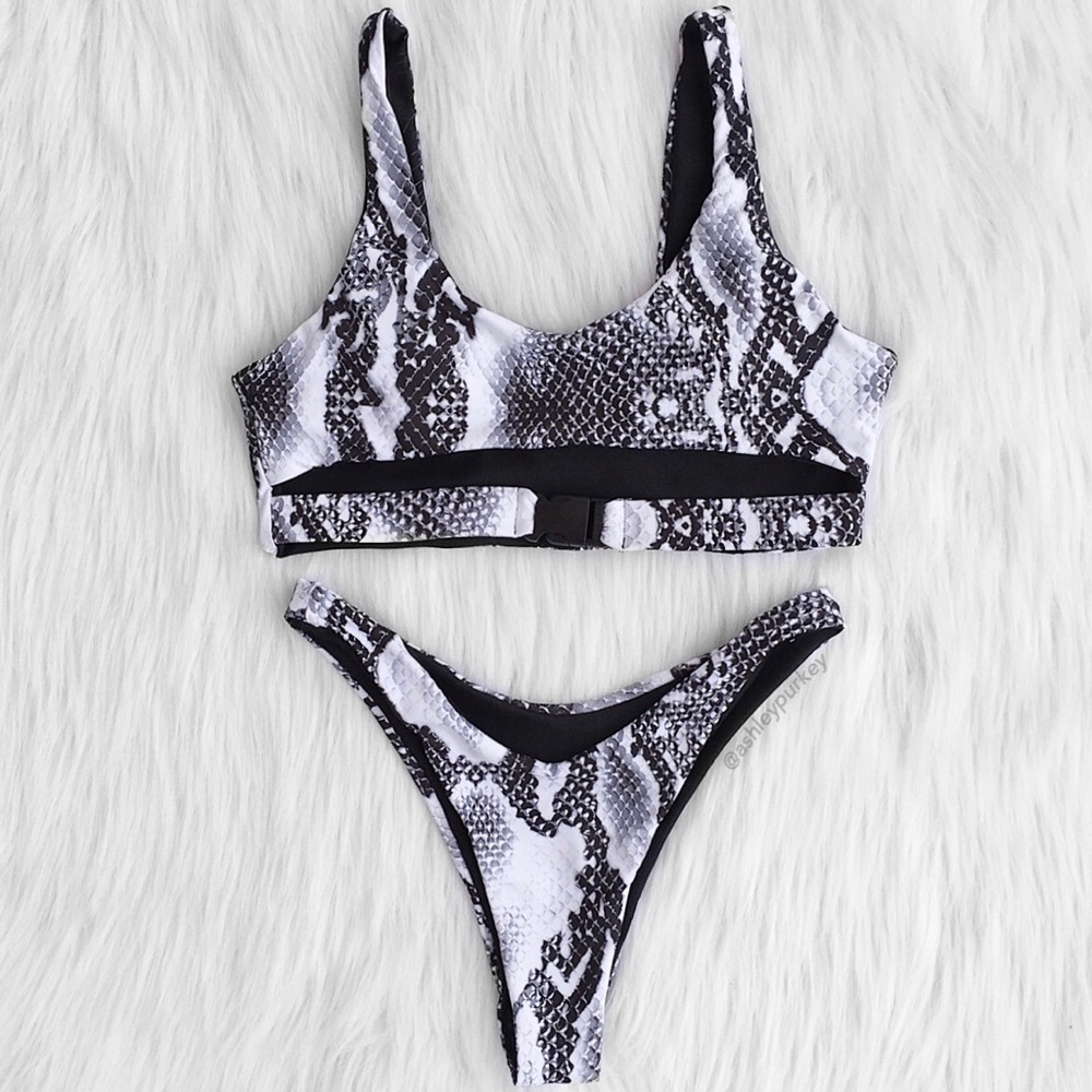 ❤️SALE❤️ Black white snakeskin buckle bikini set